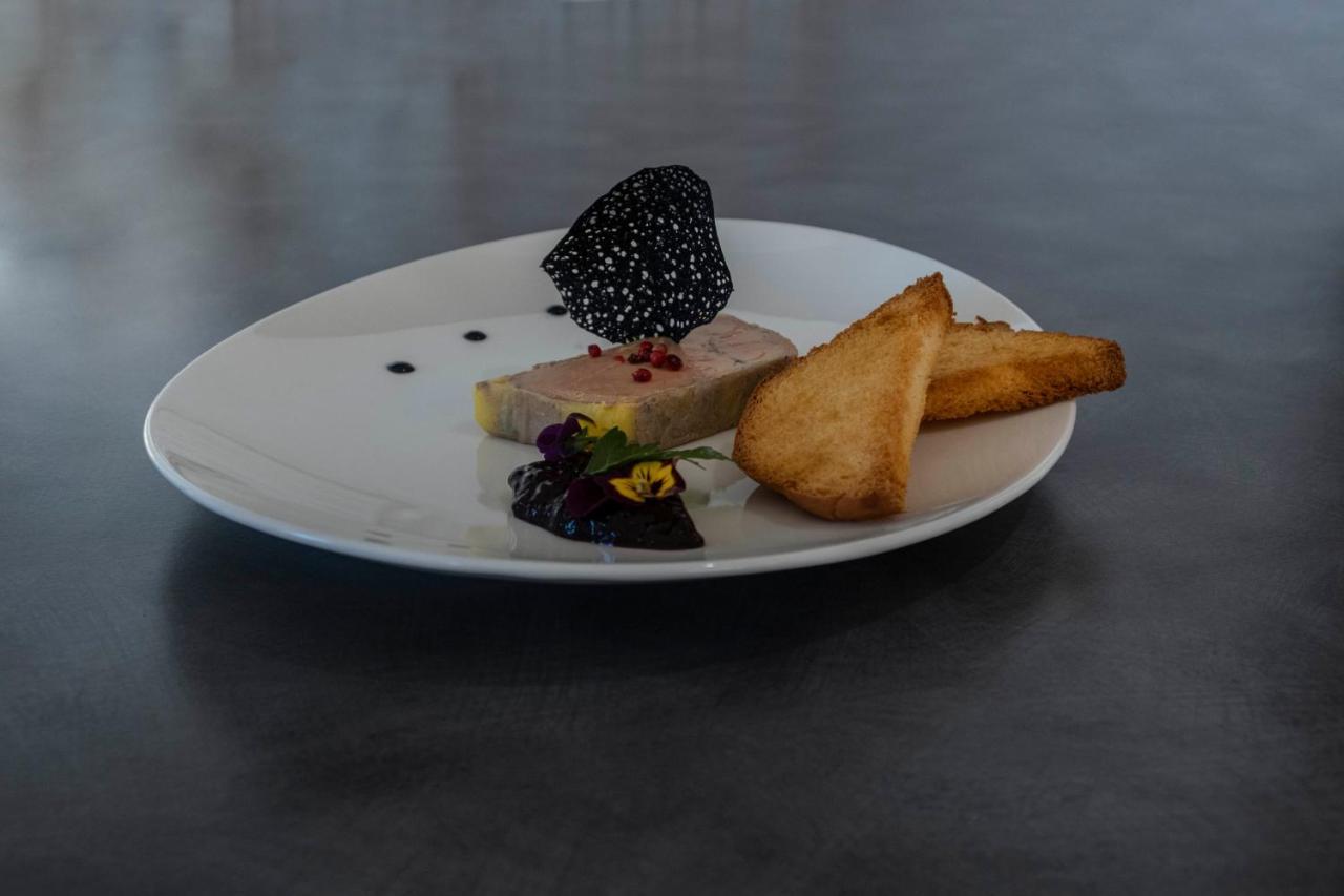 Logis Hotel Volcan Sancy Nebouzat Екстер'єр фото